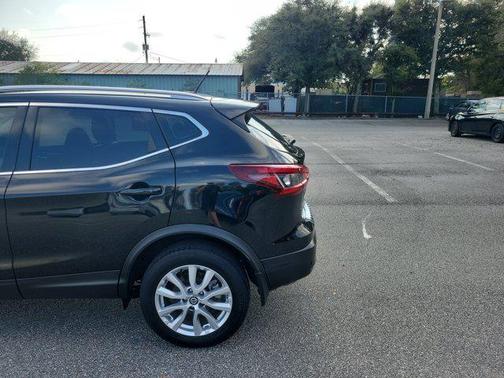 2022 Nissan Rogue Sport SV