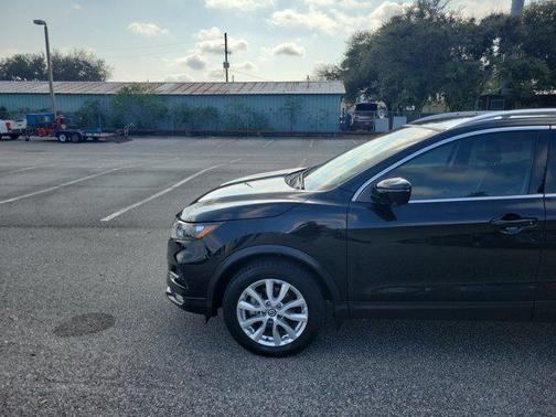 2022 Nissan Rogue Sport SV