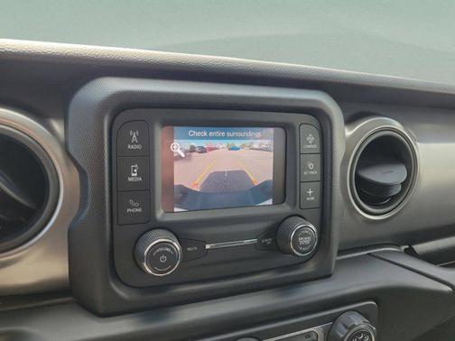 2021 Jeep Gladiator Willys 4x4