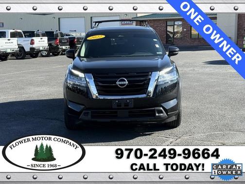 2022 Nissan Pathfinder SV
