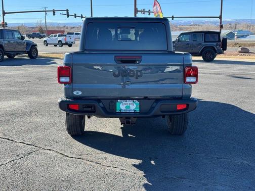 2025 Jeep Gladiator Sport