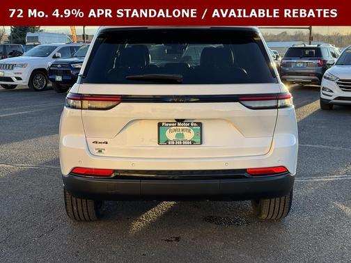 2025 Jeep Grand Cherokee Laredo