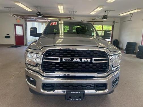 2024 RAM 2500 Big Horn Crew Cab 4x4 64' Box