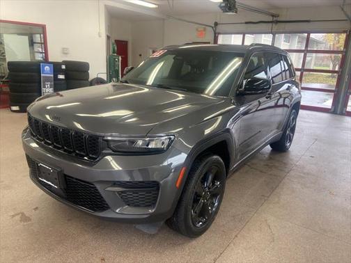 2023 Jeep Grand Cherokee Altitude 4x4