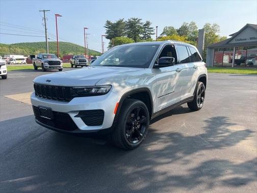 2023 Jeep Grand Cherokee Altitude 4x4