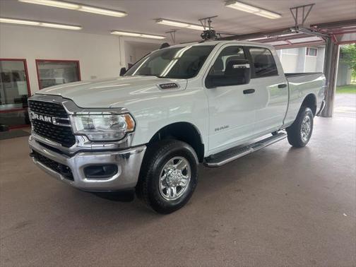 2024 RAM 2500 Big Horn Crew Cab 4x4 64' Box