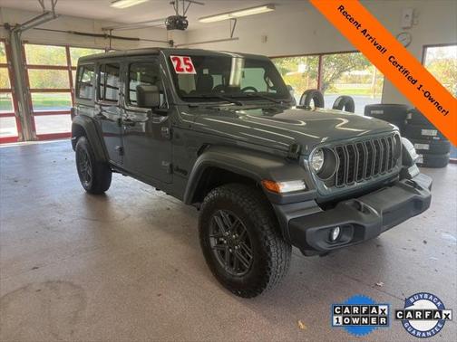 2025 Jeep Wrangler 4-Door Summit 4x4