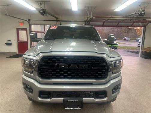 2024 RAM 2500 Big Horn Crew Cab 4x4 64' Box