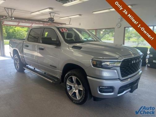 2025 RAM 1500 Tradesman Crew Cab 4x4 57' Box