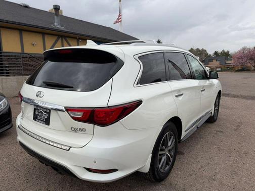 2017 INFINITI QX60 Base