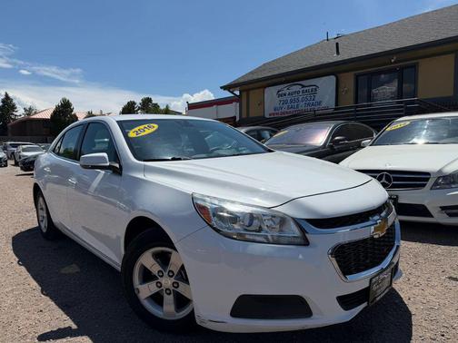 White 2016 Chevrolet Malibu Limited LT