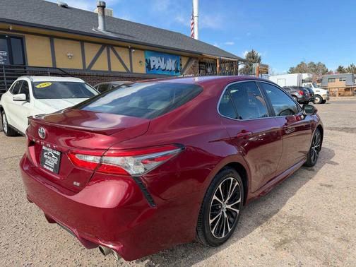 2018 Toyota Camry SE