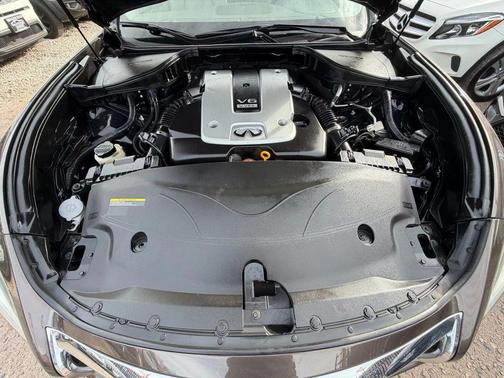 2018 INFINITI Q70 3.7X LUXE