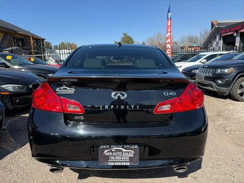 2015 INFINITI Q40 Base