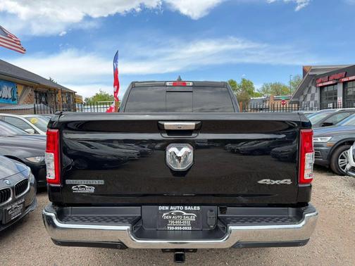 Diamond Black Crystal Pearlcoat 2019 RAM 1500 Big Horn