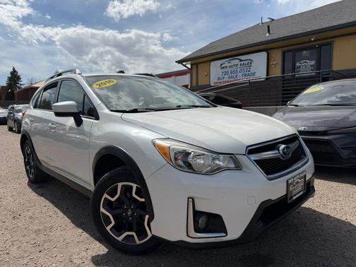 Crystal White Pearl 2016 Subaru Crosstrek 2.0i Premium