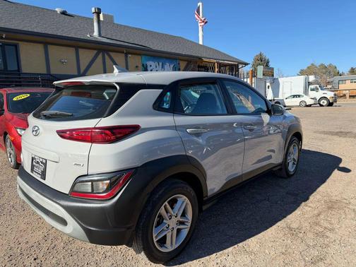 2022 Hyundai KONA SE