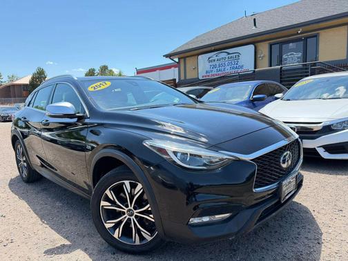 Black 2017 INFINITI QX30 Premium