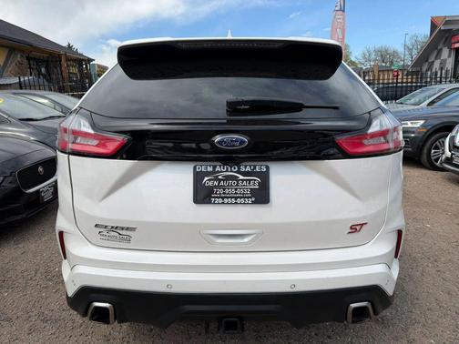 White Platinum Metallic Tri-Coat 2019 Ford Edge ST
