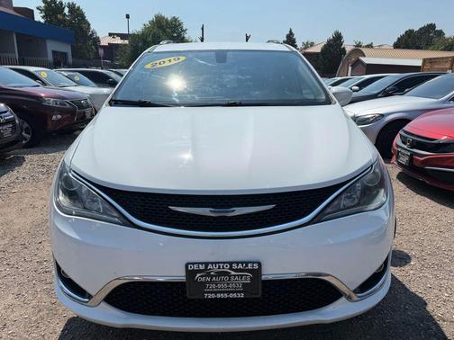 2019 Chrysler Pacifica Touring L