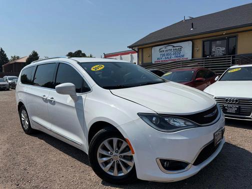 2019 Chrysler Pacifica Touring L