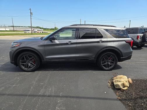 CARBONIZED GRAY METALLIC 2025 Ford Explorer ST-LINE
