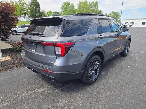 CARBONIZED GRAY METALLIC 2025 Ford Explorer ST-LINE