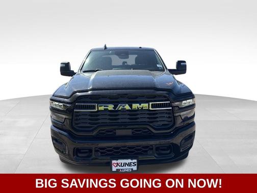Diamond Black Crystal Pearl-Coat Exterior Paint 2026 RAM 2500 Big Horn Crew Cab 4x4 6'4' Box