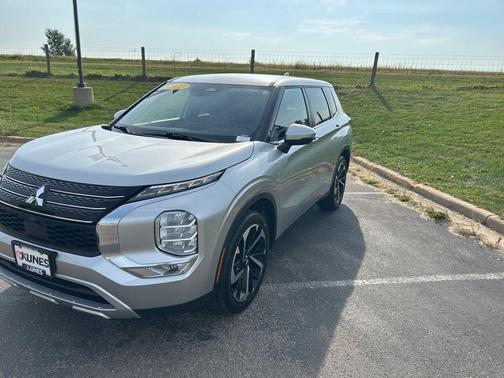 2023 Mitsubishi Outlander SE Special Edition 2WD