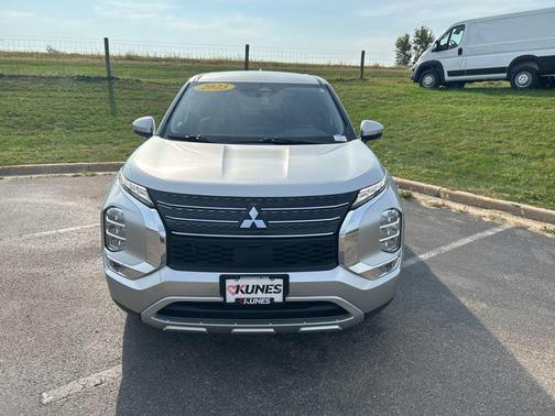 2023 Mitsubishi Outlander SE Special Edition 2WD