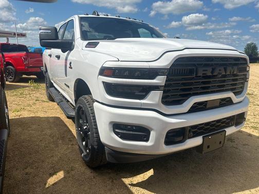 2025 RAM 2500 Big Horn Crew Cab 4x4 6'4' Box