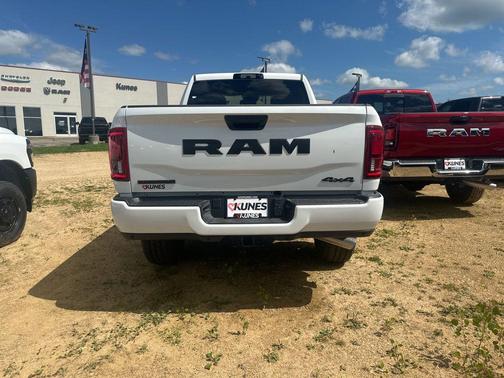 2025 RAM 2500 Big Horn Crew Cab 4x4 6'4' Box
