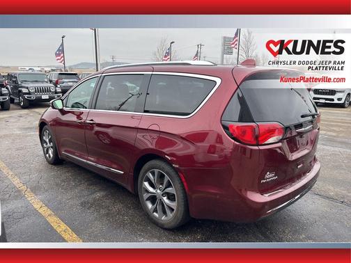 Velvet Red Pearlcoat 2017 Chrysler Pacifica Limited