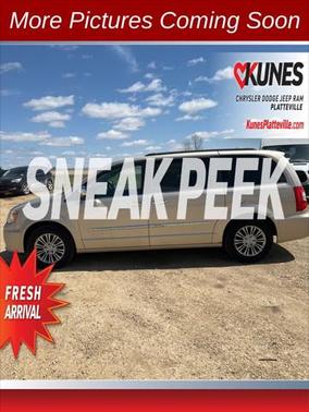 2013 Chrysler Town & Country Touring-L