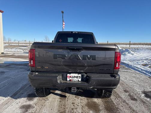 2026 RAM 2500 Big Horn Crew Cab 4x4 6'4' Box