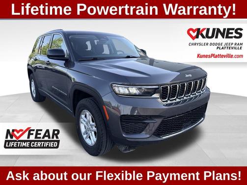 Baltic Gray Metallic Clearcoat 2023 Jeep Grand Cherokee Laredo