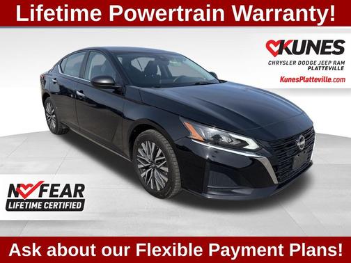 Super Black Clearcoat 2024 Nissan Altima 2.5 SV