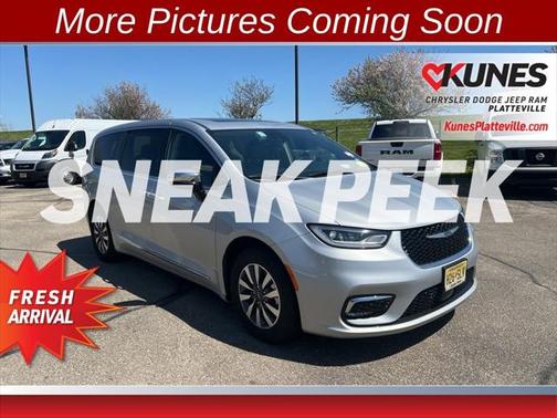 2023 Chrysler Pacifica Hybrid Limited