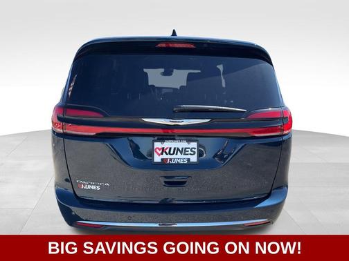Fathom Blue Pearl-Coat Exterior Paint 2025 Chrysler Pacifica L
