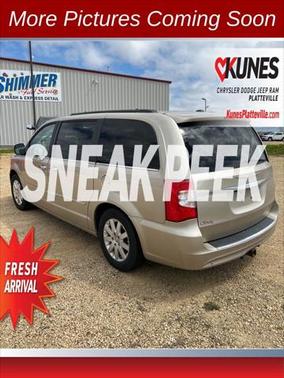 2016 Chrysler Town & Country Touring