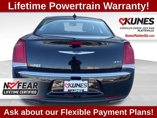 2021 Chrysler 300 Touring