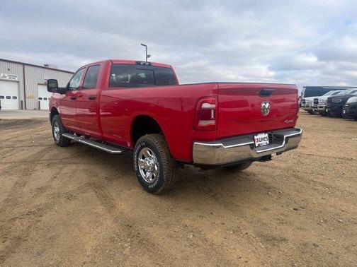 2024 RAM 2500 Tradesman Crew Cab 4x4 8' Box