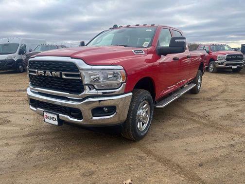 2024 RAM 2500 Tradesman Crew Cab 4x4 8' Box