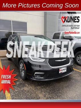 2024 Chrysler Pacifica Hybrid Select