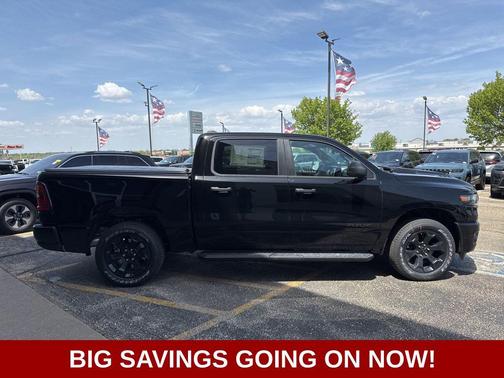 Diamond Black Crystal Pearl-Coat Exterior Paint 2026 RAM 1500 Express