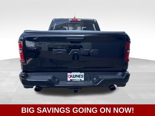 Diamond Black Crystal Pearl-Coat Exterior Paint 2026 RAM 1500 Express