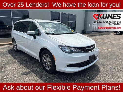 Bright White Clearcoat 2018 Chrysler Pacifica Touring