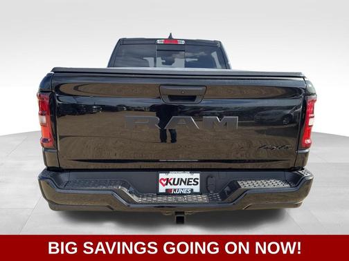 Diamond Black Crystal Pearl-Coat Exterior Paint 2026 RAM 1500 Express