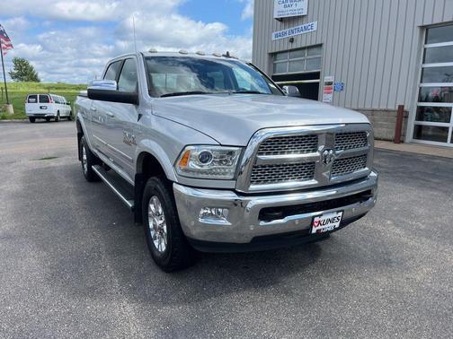 2018 RAM 2500 Laramie Crew Cab 4x4 6'4' Box