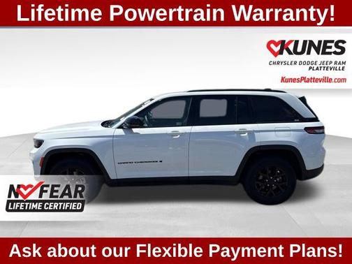 Bright White Clearcoat 2024 Jeep Grand Cherokee Altitude